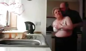 پدر اجازه داد گربه جوان فشرده گالری متحرک سکس شود