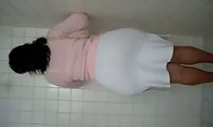 بعد از گشت و گذار در اطراف شهر تصاویر متحرک س ک س ، pikaper از نظر کیفی با یک دوست جدید می خوابد