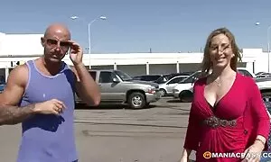 او برای دوست عکس متحرک از سکس دختر نیم تنه خود یک گربه صورتی لیسید