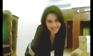 یک دختر ساده و مو قرمز را در آشپزخانه دمار از روزگارمان درآورد و گربه اش را تقدیر کن دانلود عکس سکسی متحرک