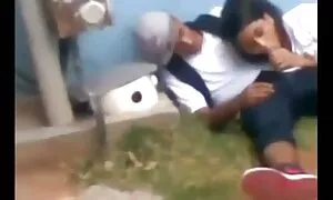 رئیس خانه سوخته و دوست پسرش برهنه در سکس متحرک عکس استخر